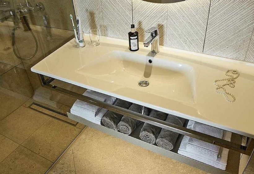 スタンダードルーム, Robinson Cyprus