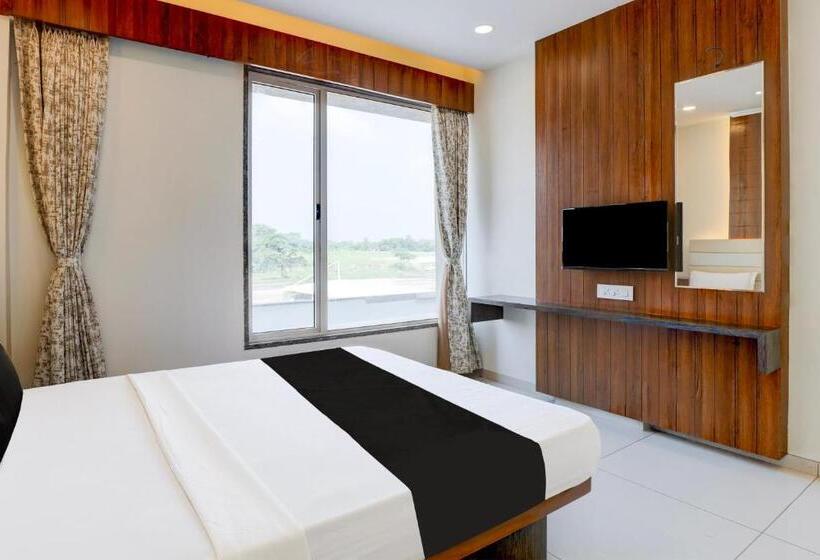 Трехместный Номер Классика, Oyo Hotel Shreeji