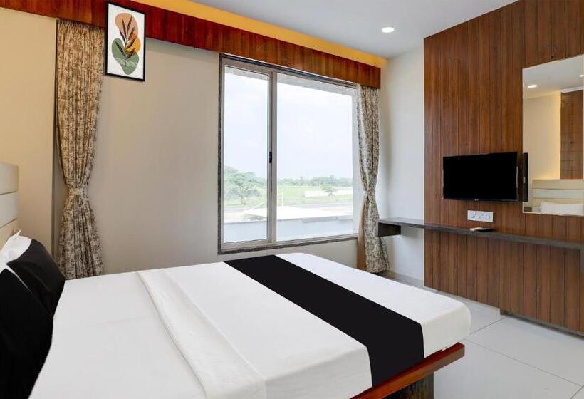 Трехместный Номер Классика, Oyo Hotel Shreeji