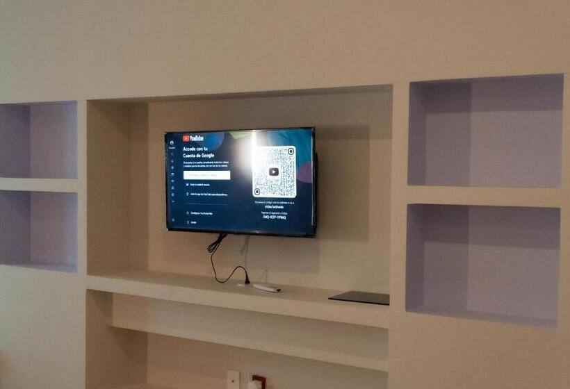 اتاق استاندارد سه نفره, Infinity Suites Habitación Triple 212
