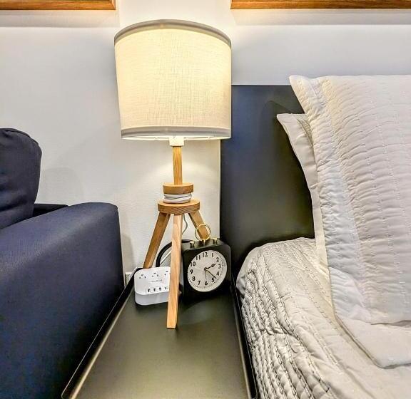 スタンダードルーム, Private Suite Close To The Airport & Food Scene!