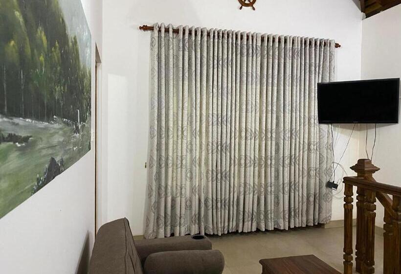 Номер Стандарт с Балконом, Green Country Lodge