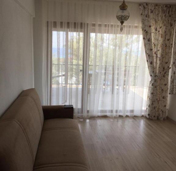 발코니가 있는 스위트, Kaymak Tepesi Tatil Evi