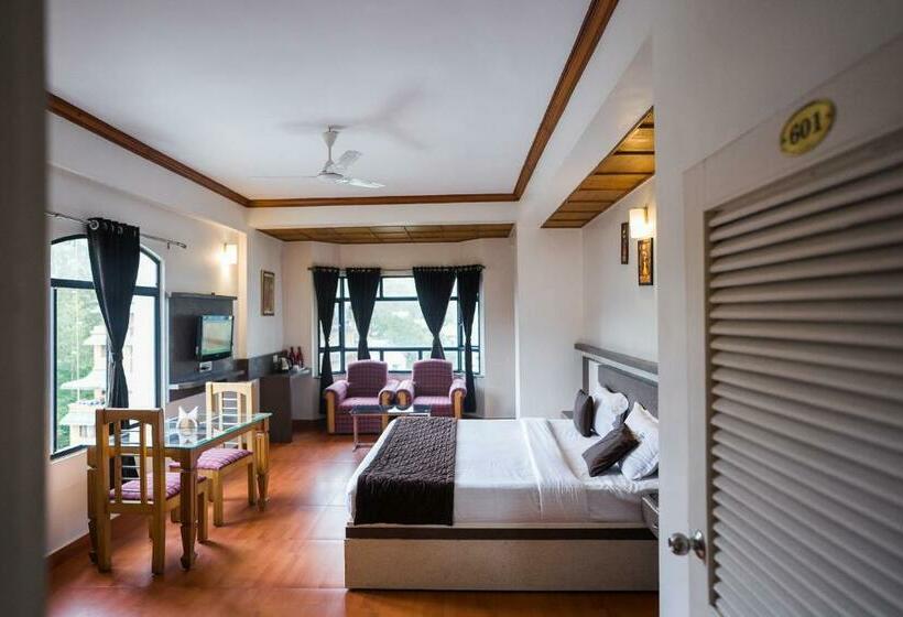 Standardrum, Munnar Castle