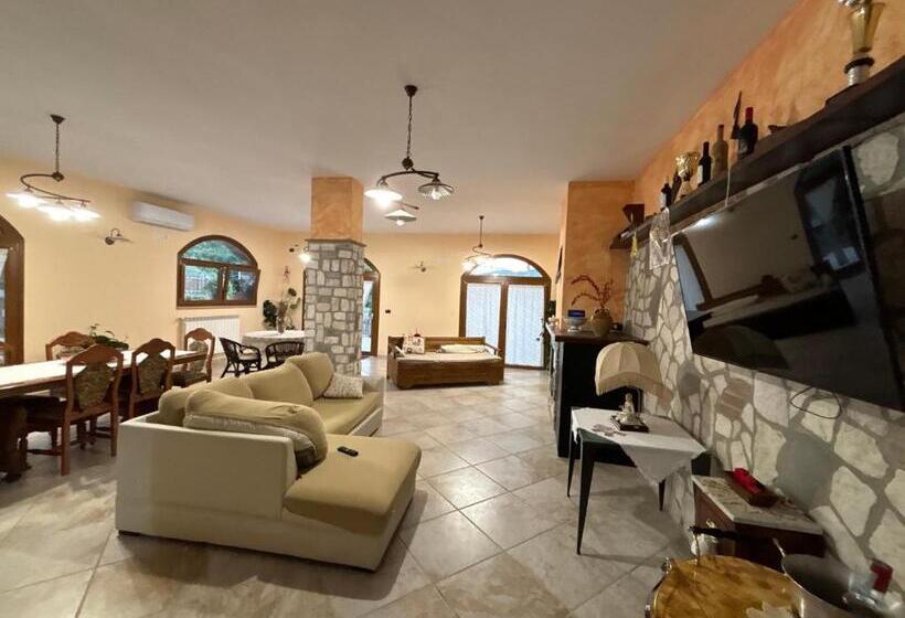 マウンテンビューデラックスルーム, Casa Scirocco Pontelatone