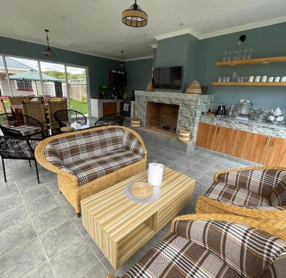 اتاق استاندارد با چشم‌انداز کوهستان, Mavana Cottages