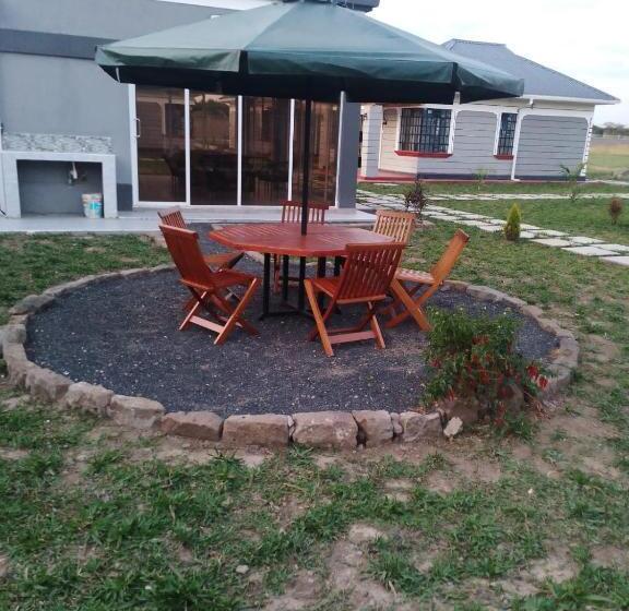 چادر با خدمات رفاهی استاندارد, Mavana Cottages