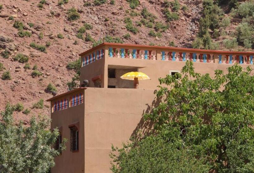 اتاق خانوادگی با چشم‌انداز باغ, Gite Gougadir Imoughlad