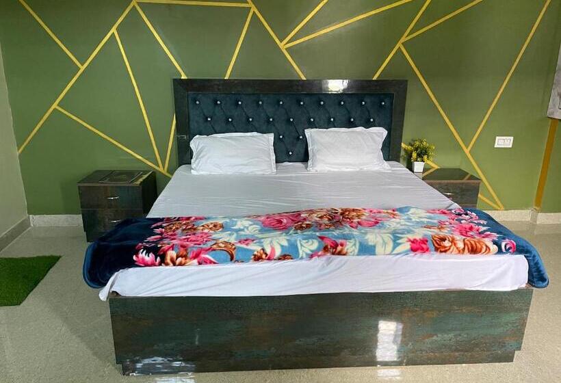 Стандартный Номер Кровать Кинг, Limelight Restaurant Lawn ,lodge And Rooms