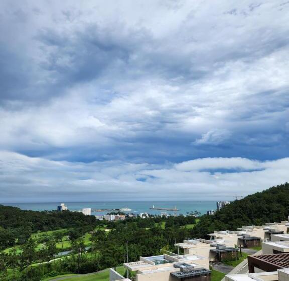 غرفة قياسية رباعية مطلة على البحر, Haeundae Beach Golf & Resort   Ocean Terrace