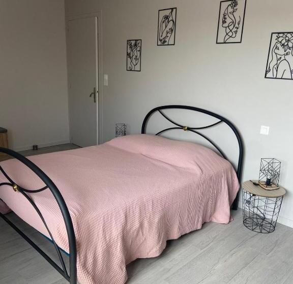 家庭间, Chambre D Hôtes Des Roseaux