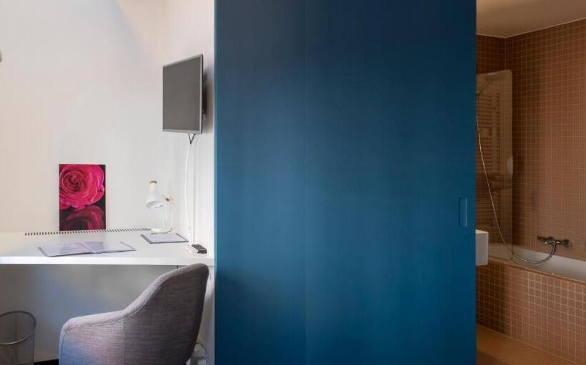 キングサイズベッドのデラックスルーム, Entrenous B&b Ghent