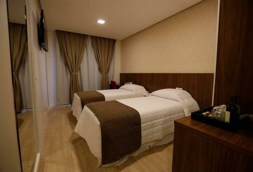 Номер Superior, Holiday & Business Hotel   Em Frente Ao Centro De Eventos E Arena Conda