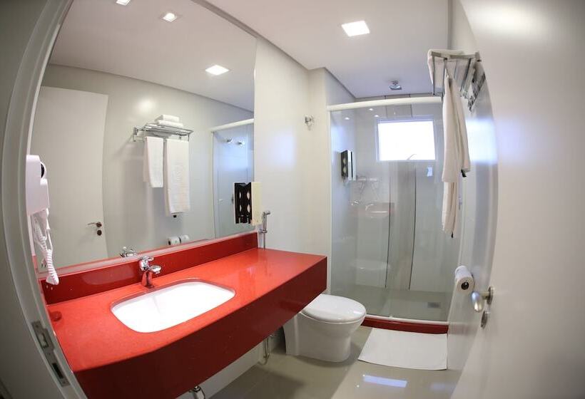 Трехместный Номер Superior, Holiday & Business Hotel   Em Frente Ao Centro De Eventos E Arena Conda