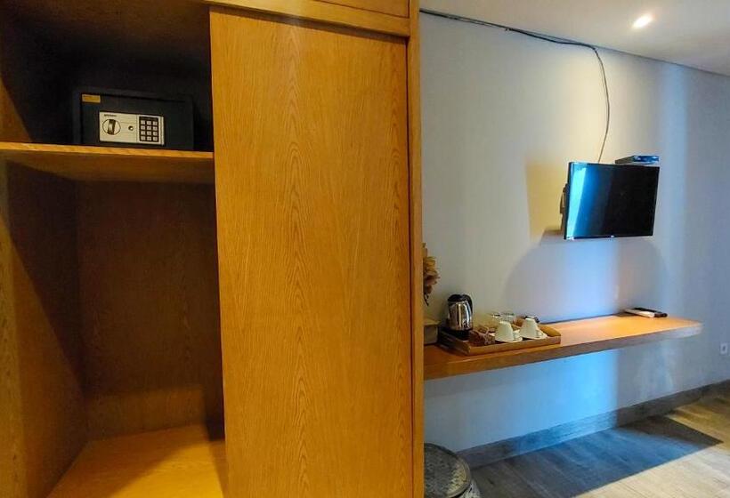 Номер Deluxe, Locomotive Hotel And Spa By Eps