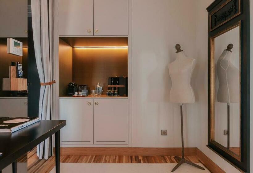 Suite Deluxe, Torel Avantgarde