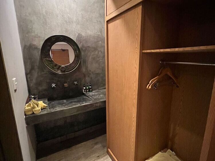 Номер Deluxe, Locomotive Hotel And Spa By Eps