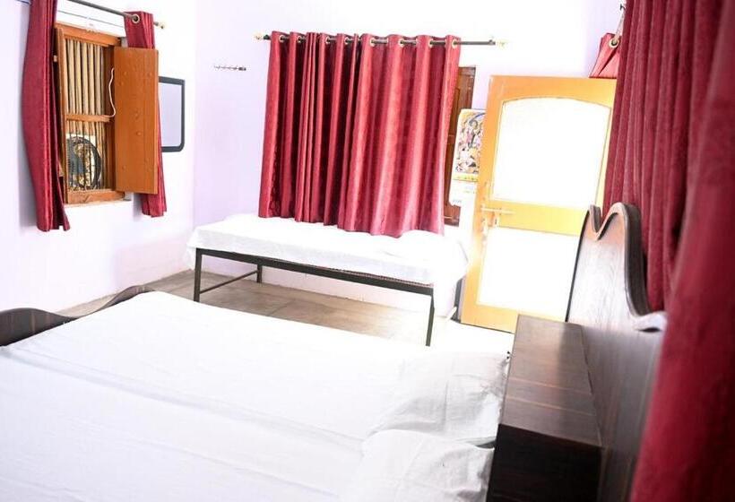 Номер Стандарт, Sandhya Guest House