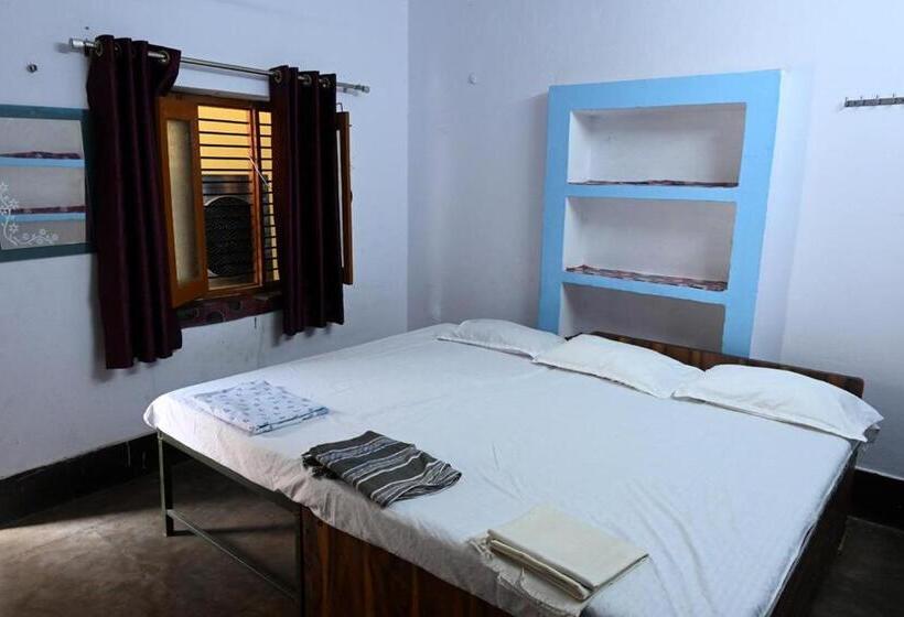 Номер Deluxe, Sandhya Guest House