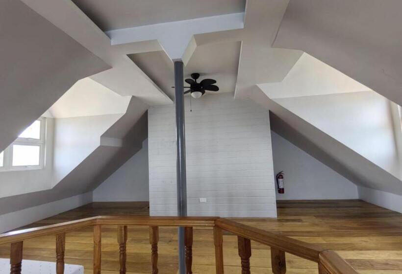 Вилла 2 Спальни, Sea Breeze Beachfront Villa Cebu