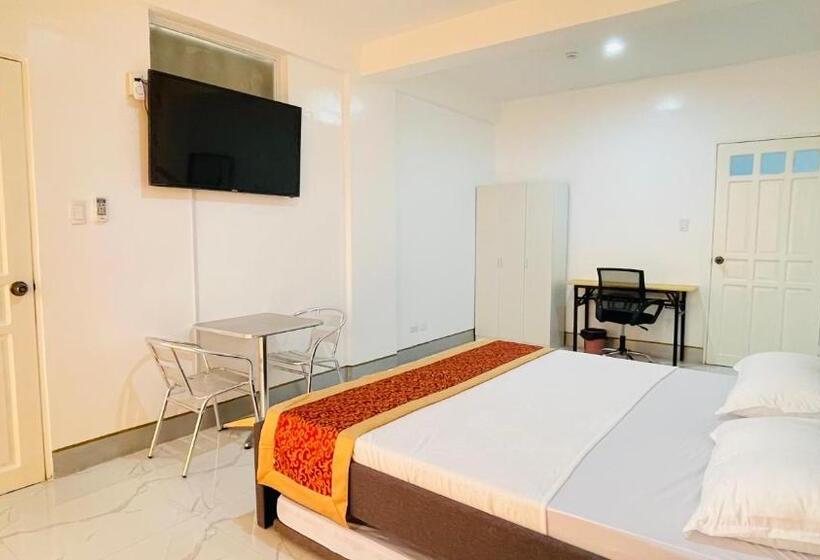 Люкс Deluxe Кровать Кинг, Legends Hotel Lemery Batangas
