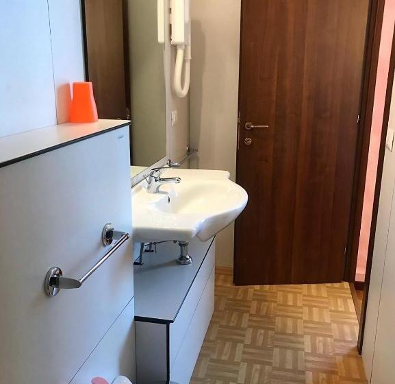 غرفة قياسية, B&b Dei Laghi