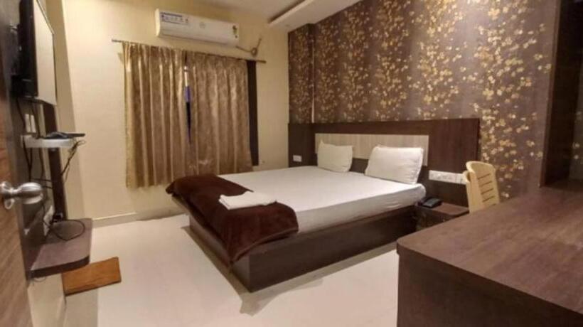 Номер Deluxe, Home Town Puri Near Temple & Golden Beach  Lift  Wifi With Restaurant Facilities  By Morservices
