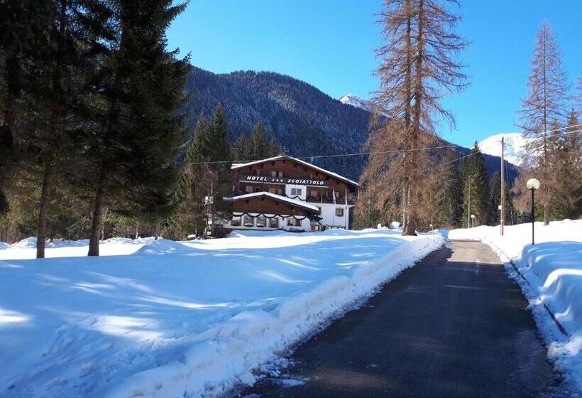 غرفة قياسية رباعية, Albergo Scoiattolo