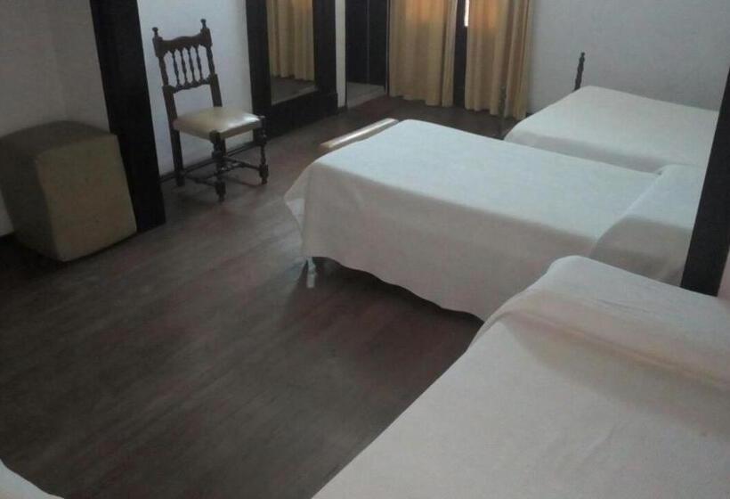 4인용 스탠다드 룸, Emperatriz Hotel Familiar
