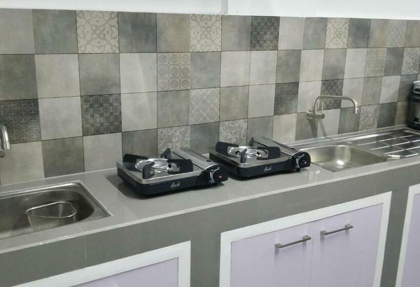 غرفة أساسية, Ervoruto Hostel Makati