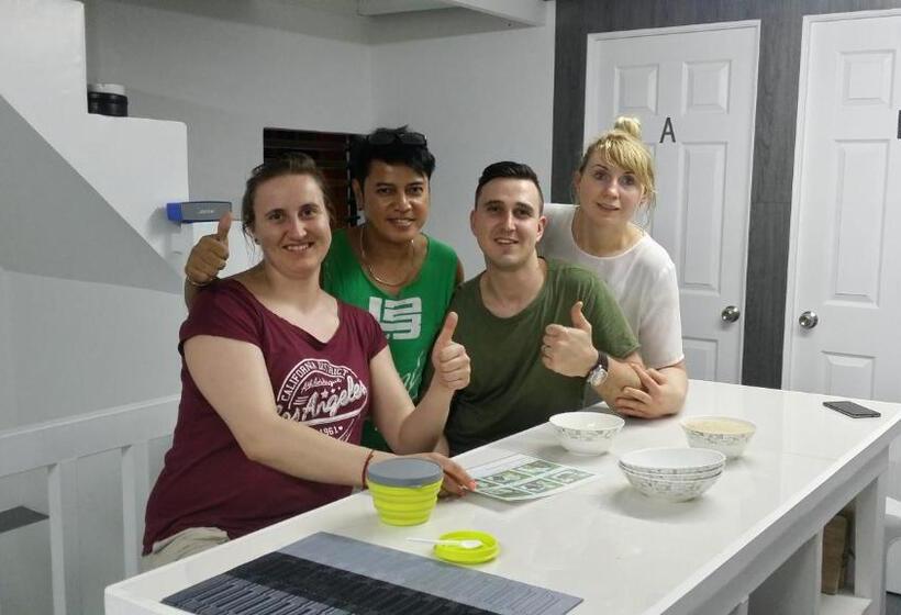 غرفة أساسية, Ervoruto Hostel Makati