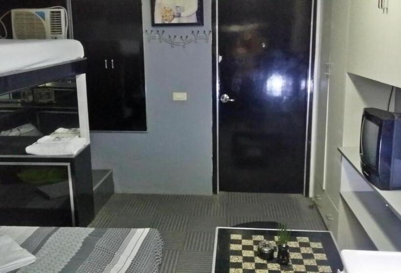 إستوديو قياسى, Ervoruto Hostel Makati