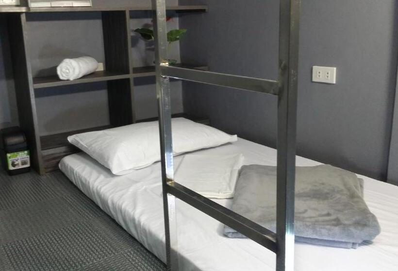 标准间, Ervoruto Hostel Makati