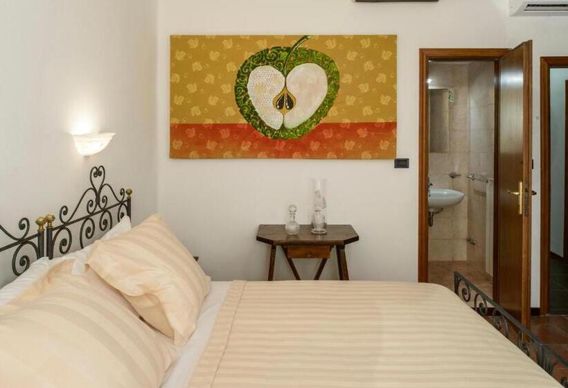 Pokój Trzyosobowy Comfort, Porta Marmorea