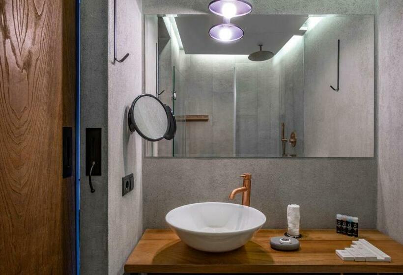 اتاق استاندارد, Iota Hotel Tbilisi
