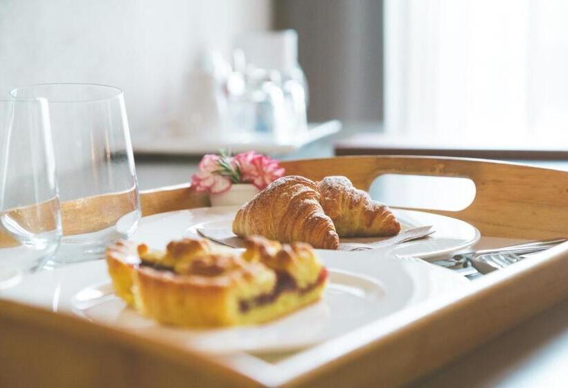 Люкс, Relais Villa Del Borgo