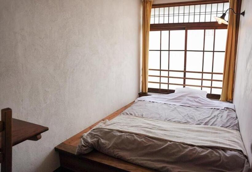 Номер Стандарт, Taketa Ekimae Hostel Cue