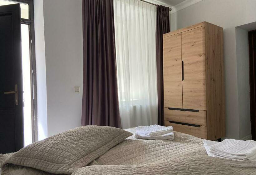 اتاق لوکس, Maisonette Apartments