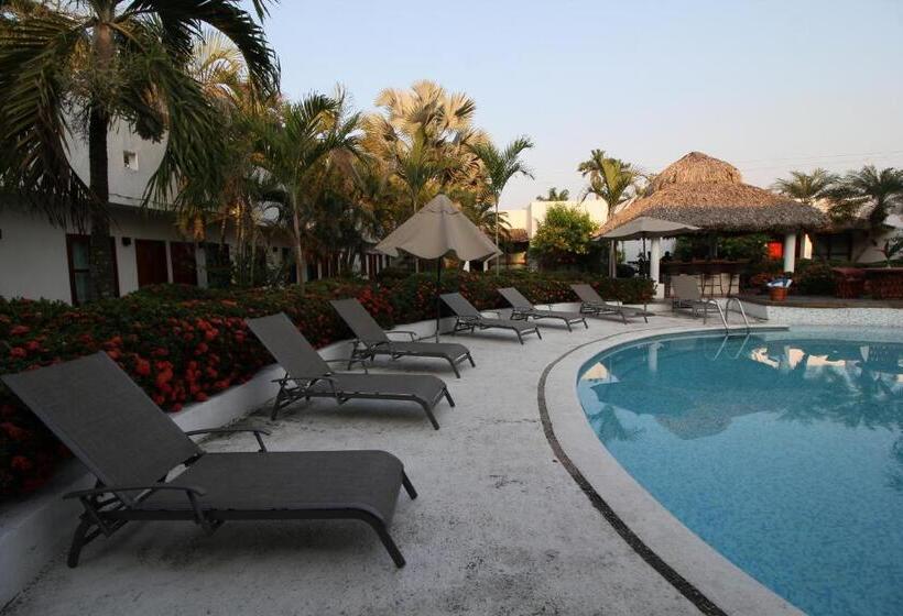 プールビュースイート, Villa Blanca Suites