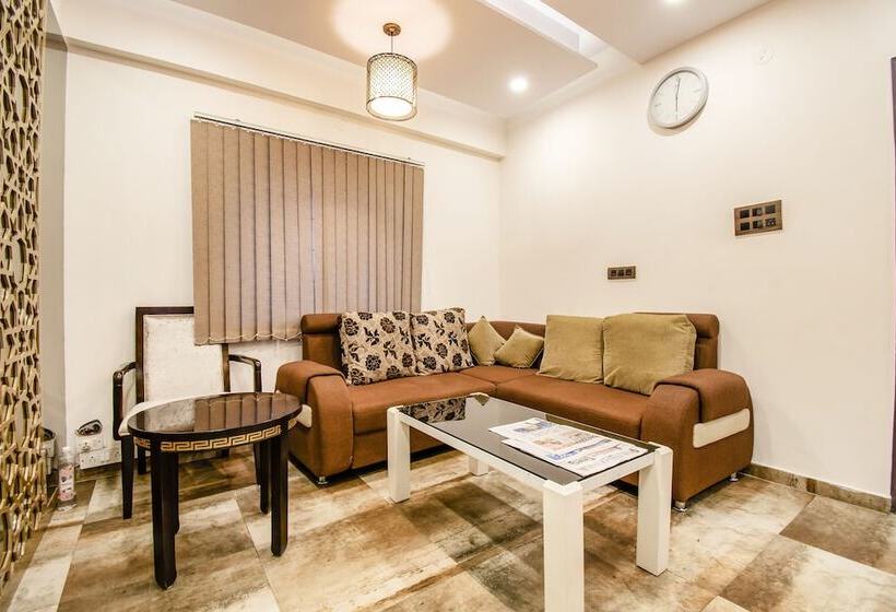 Номер Deluxe, Fabhotel Frazer Suites   Nr Bangalore Cantt Railway Station