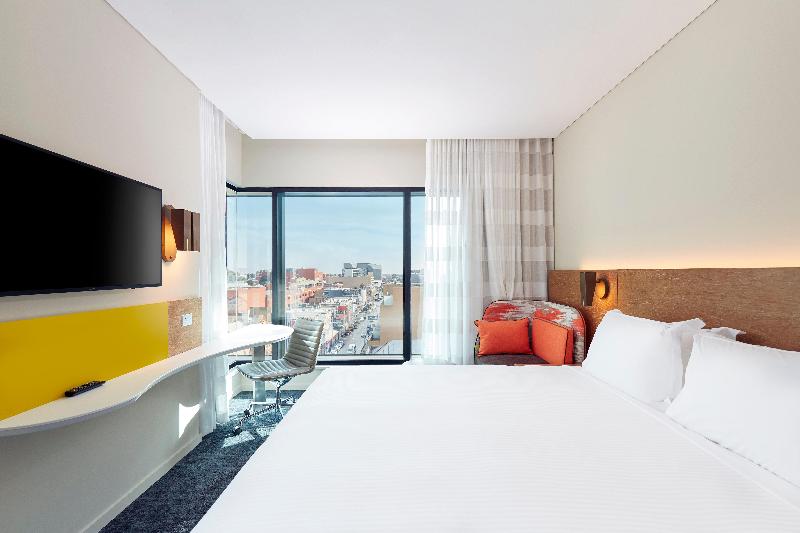 Superior Room King Size Bed, Holiday Inn Express Adelaide City Centre, An Ihg