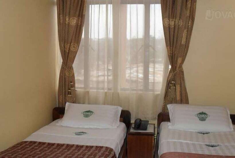 اتاق استاندارد, Batian Grand