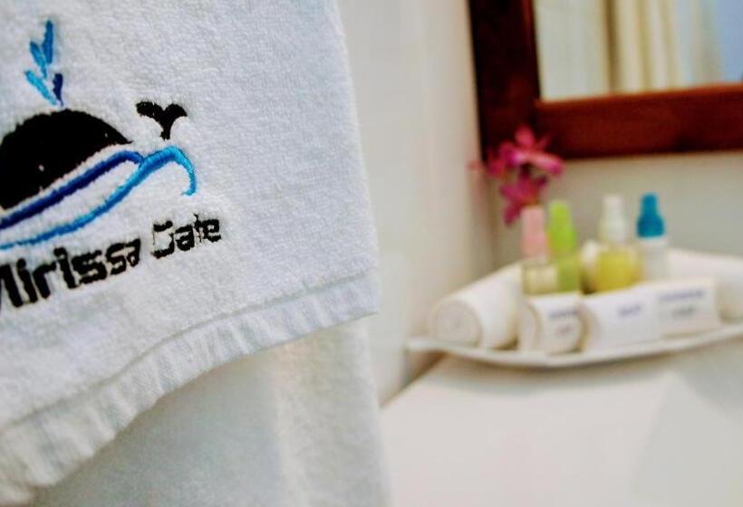 اتاق سوپریور با چشم‌انداز جانبی دریا, Mirissa Gate Resort