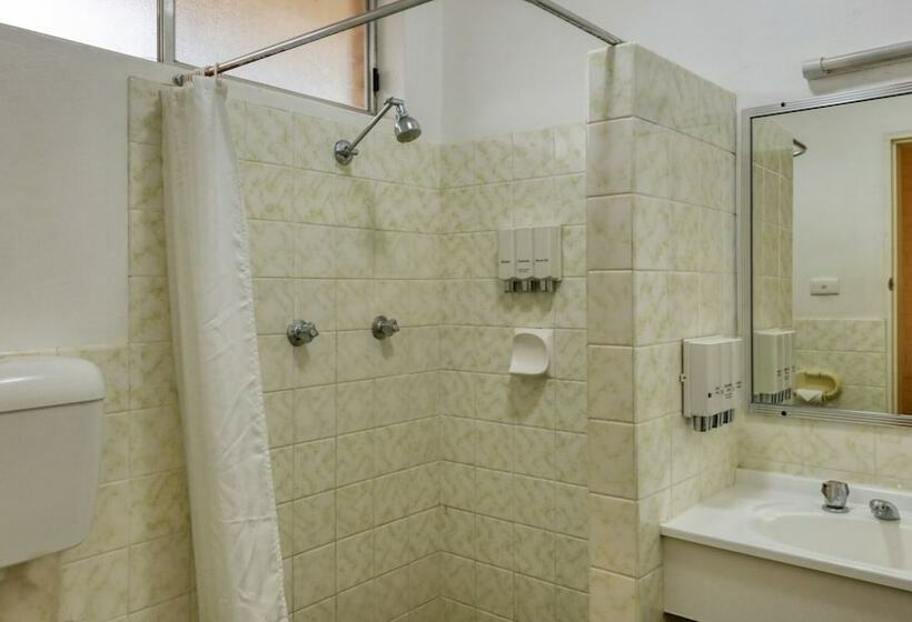 Номер Стандарт, Junee Motor Inn