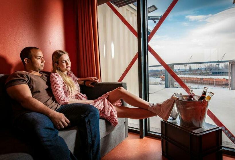 Номер Стандарт, Dock Inn Hostel Warnemunde