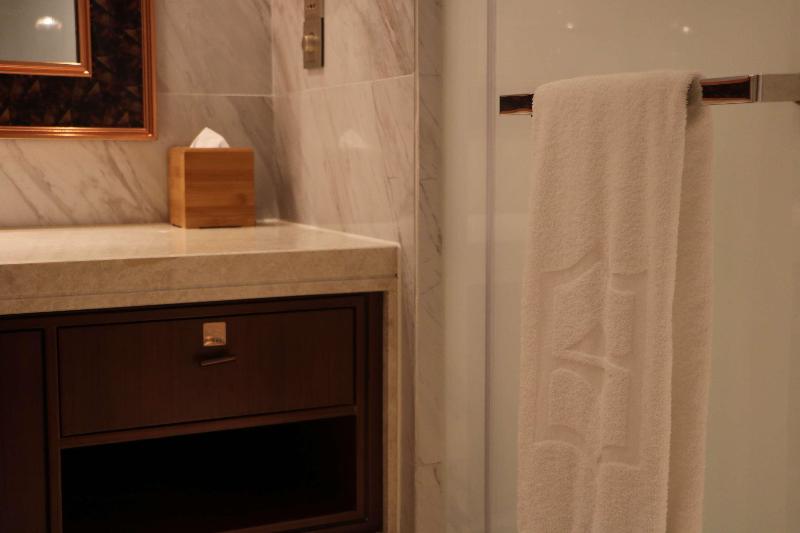 Люкс Executive Кровать Кинг, Shangri La Yiwu   Close To Yiwu International Trade Market