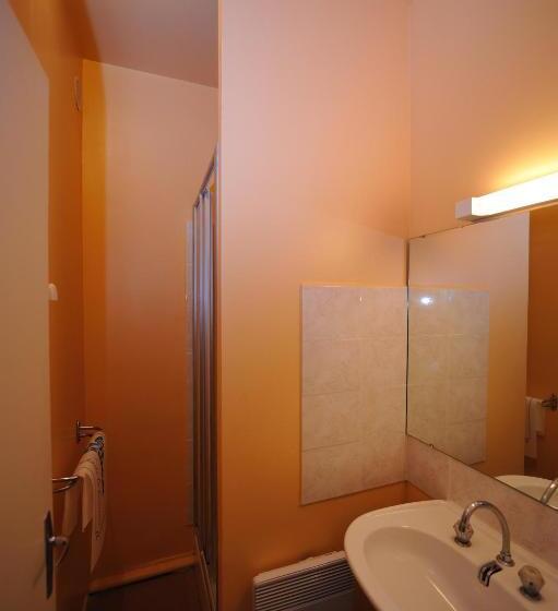 Номер Стандарт, Hôtel Les Bateliers