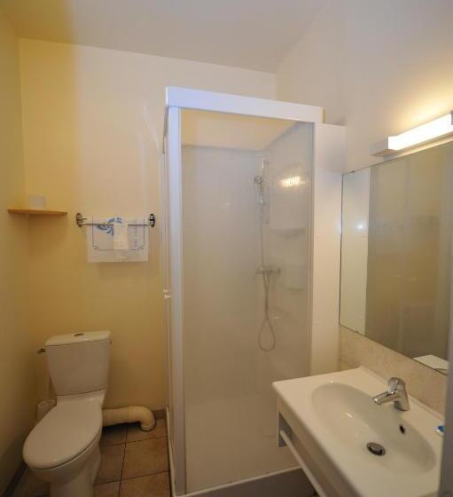 Четырехместный Номер Стандарт, Hôtel Les Bateliers