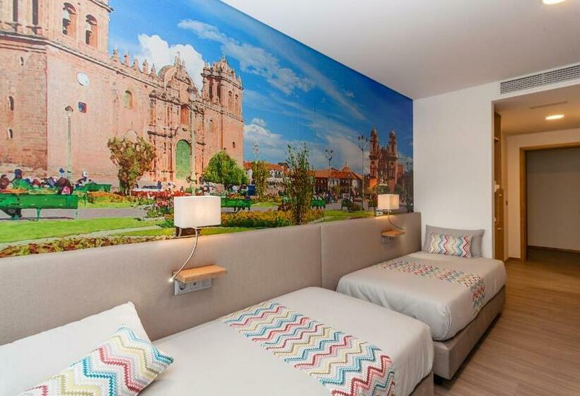 اتاق لوکس با چشم‌انداز, Hostel Da Praça