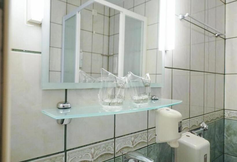 اتاق استاندارد با بالکن, Belvedere